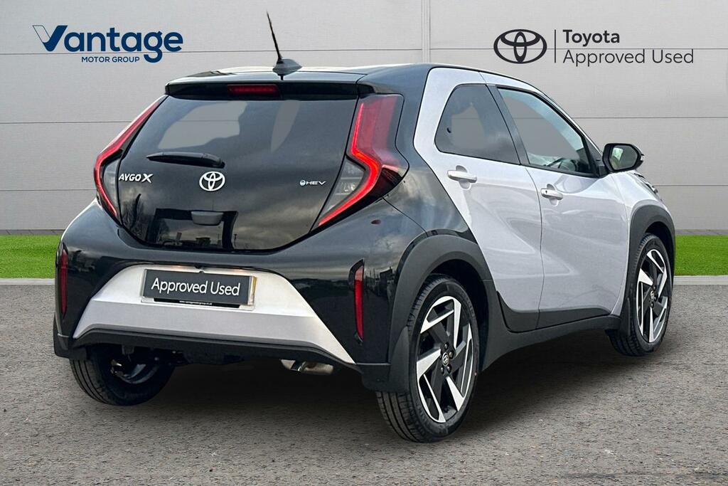 Toyota Aygo X 1.5H 49Kwh Design Cvt Euro 6 Ss YC26NAU Silver #3