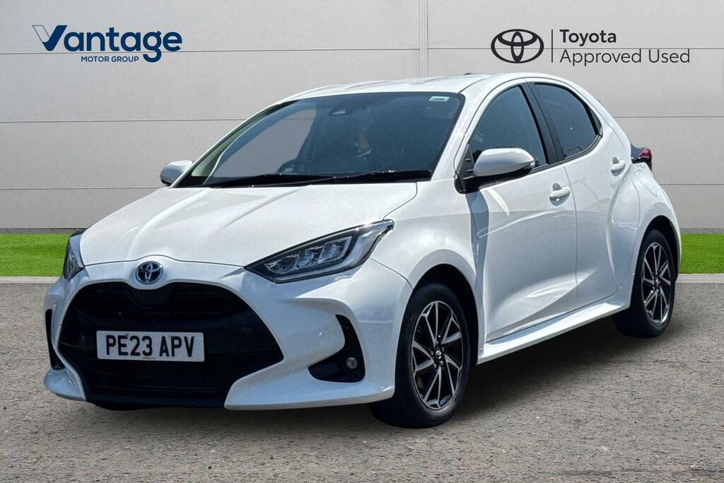 Toyota Yaris 1.5 Vvt-h Design E-cvt Euro 6 Ss PE23APV White #3