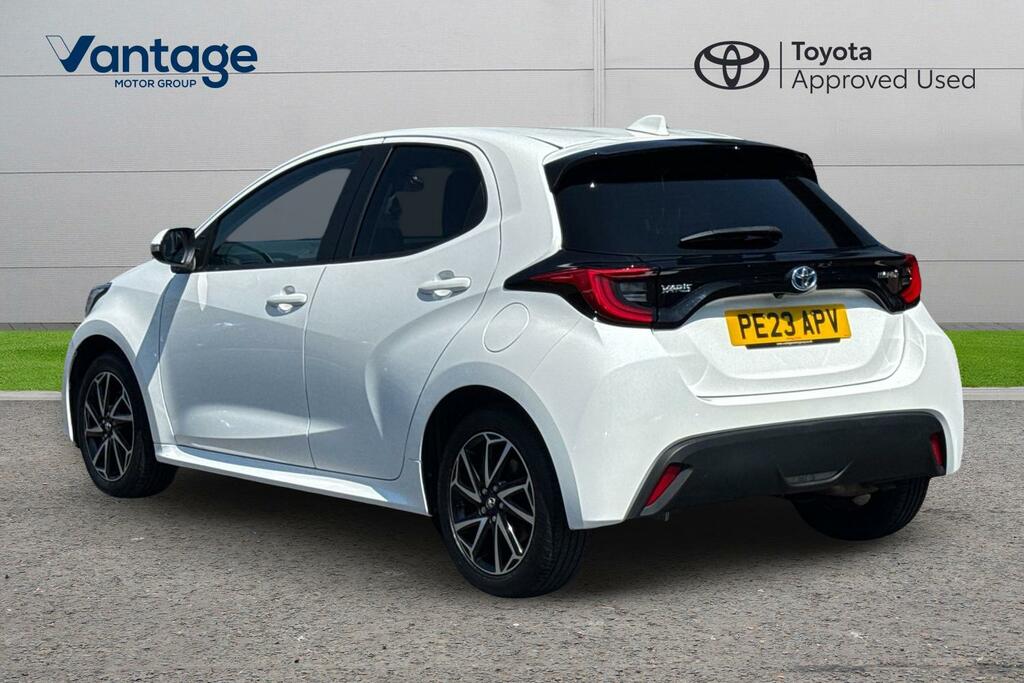 Toyota Yaris 1.5 Vvt-h Design E-cvt Euro 6 Ss PE23APV White #4