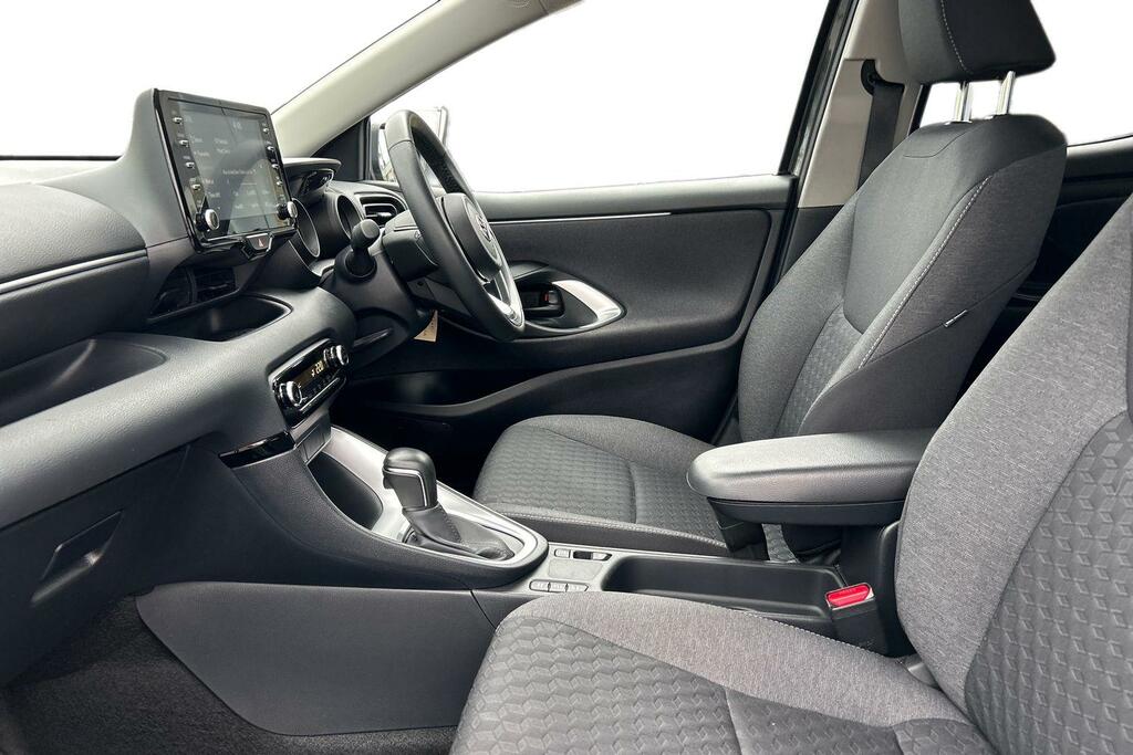 Toyota Yaris 1.5 Vvt-h Design E-cvt Euro 6 Ss PK73ZKM Grey #5