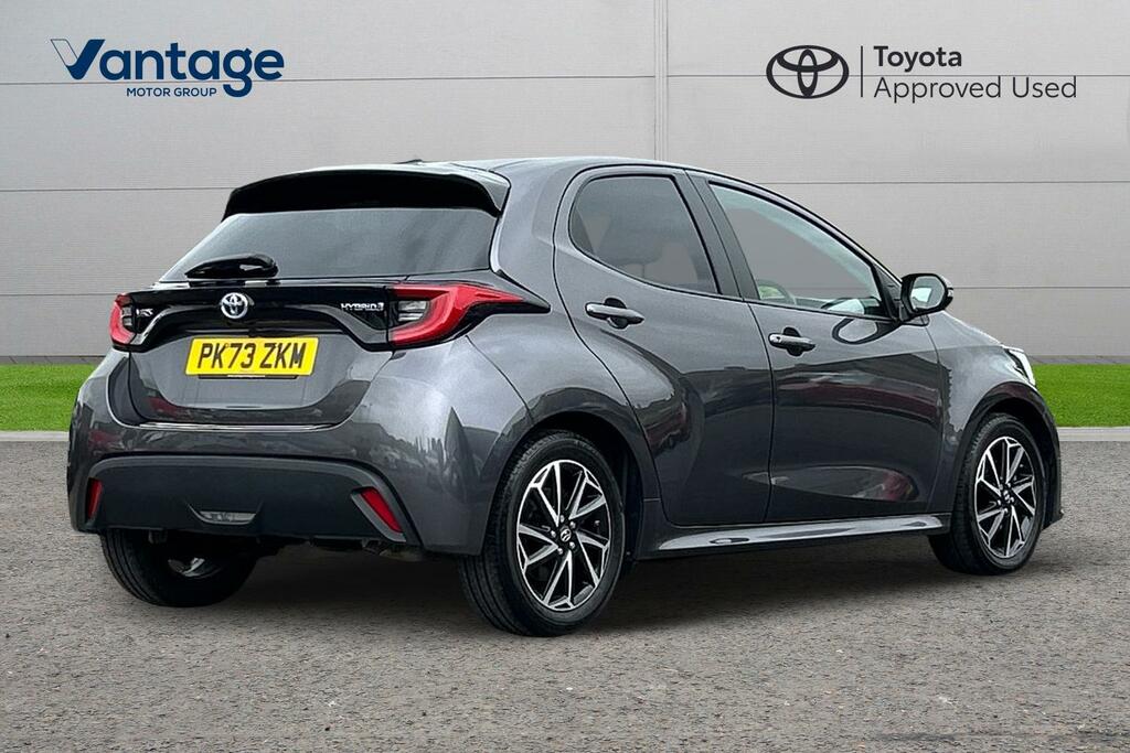 Toyota Yaris 1.5 Vvt-h Design E-cvt Euro 6 Ss PK73ZKM Grey #2
