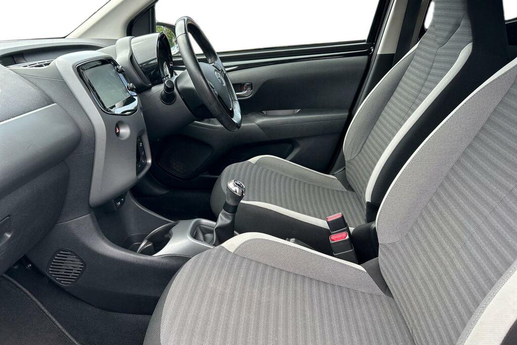 Toyota Aygo 1.0 Vvt-i X-plore Euro 6 YE68VWP Black #5