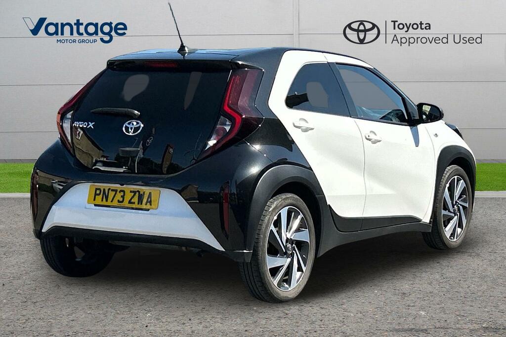 Toyota Aygo X 1.0 Vvt-i Edge Euro 6 Ss PN73ZWA White #2