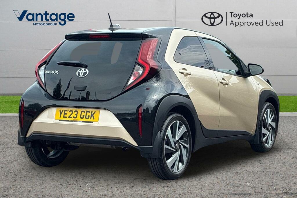 Toyota Aygo X 1.0 Vvt-i Edge Euro 6 Ss YE23GGK Beige #2