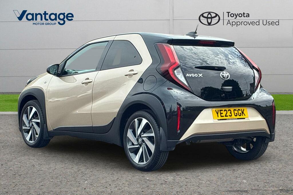 Toyota Aygo X 1.0 Vvt-i Edge Euro 6 Ss YE23GGK Beige #4