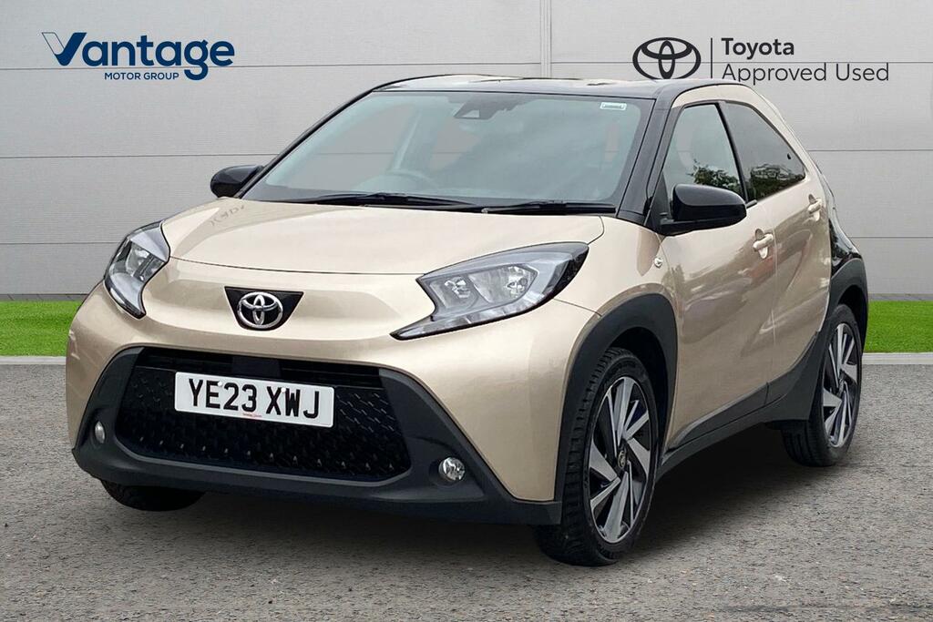 Toyota Aygo X 1.0 Vvt-i Edge Euro 6 Ss YE23XWJ Beige #3