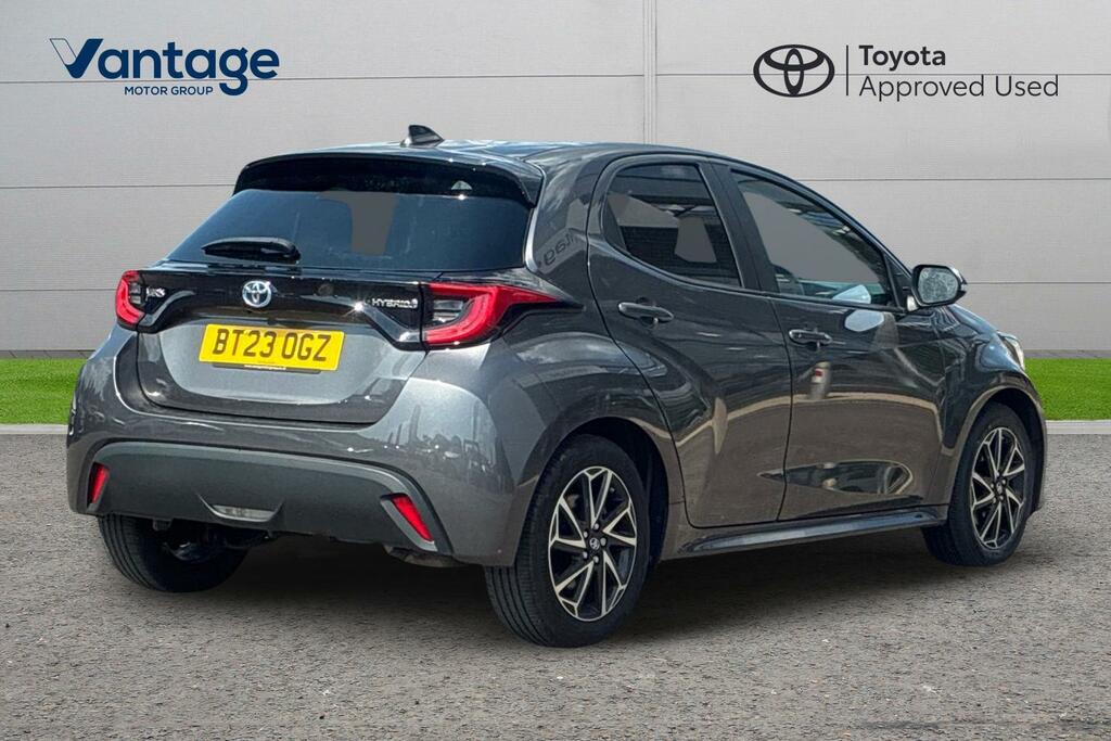 Toyota Yaris 1.5 Vvt-h Design E-cvt Euro 6 Ss BT23OGZ Grey #2