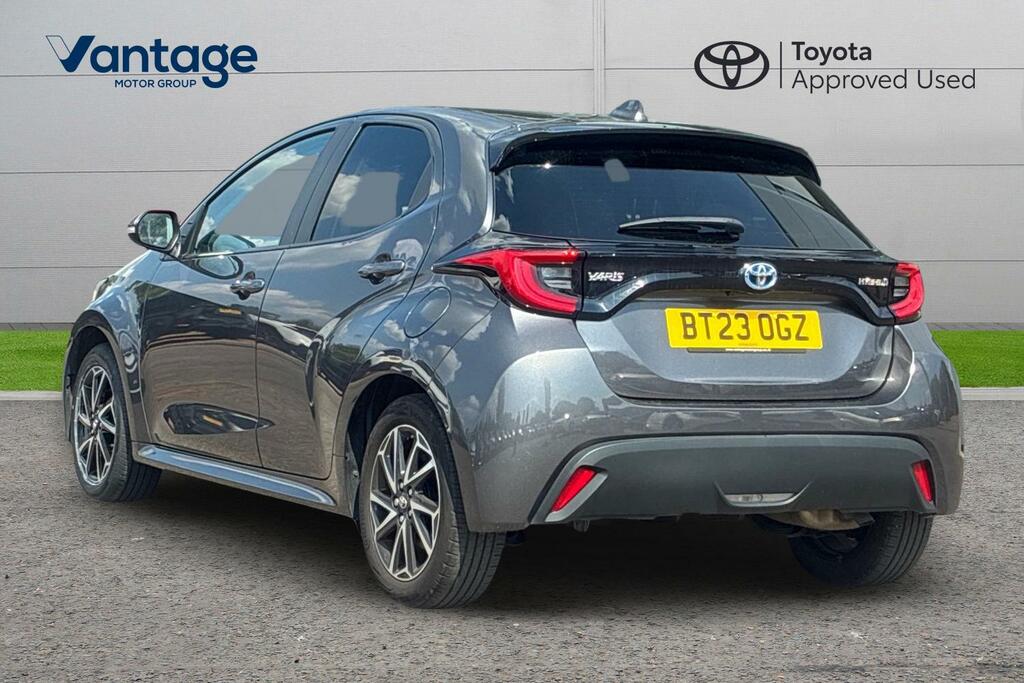 Toyota Yaris 1.5 Vvt-h Design E-cvt Euro 6 Ss BT23OGZ Grey #4