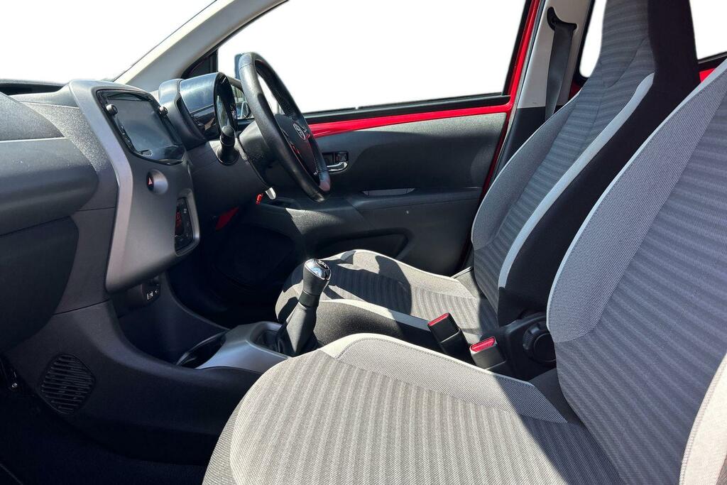 Toyota Aygo 1.0 Vvt-i X-trend Euro 6 YD19KWZ Red #5