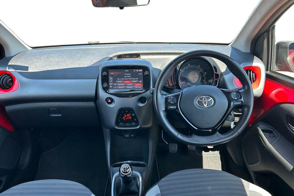 Toyota Aygo 1.0 Vvt-i X-trend Euro 6 YD19KWZ Red #6