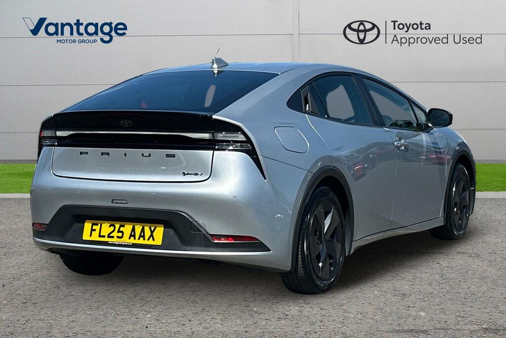 Toyota Prius 2.0 13.6Kwh Design Cvt Euro 6 Ss FL25AAX Silver #2