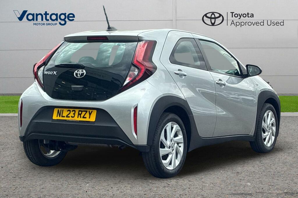 Toyota Aygo X 1.0 Vvt-i Pure Euro 6 Ss NL23RZY Silver #2