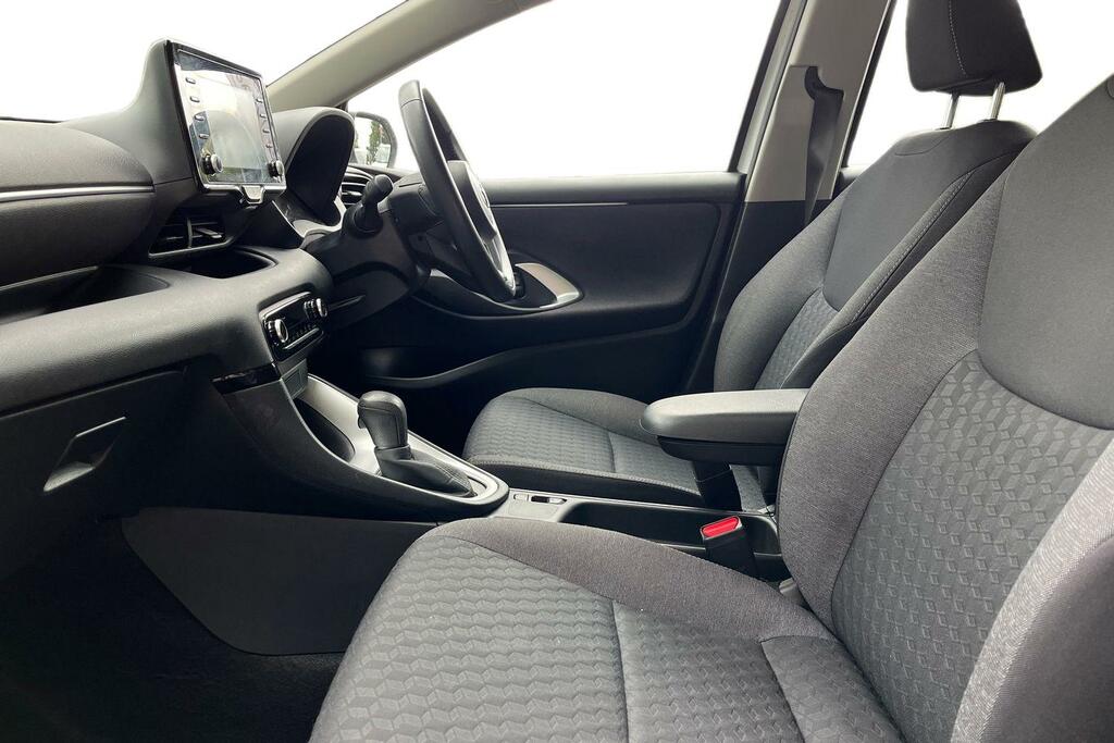 Toyota Yaris 1.5 Vvt-h Icon Hatchback Hybrid E-cvt E YA23JZH White #5