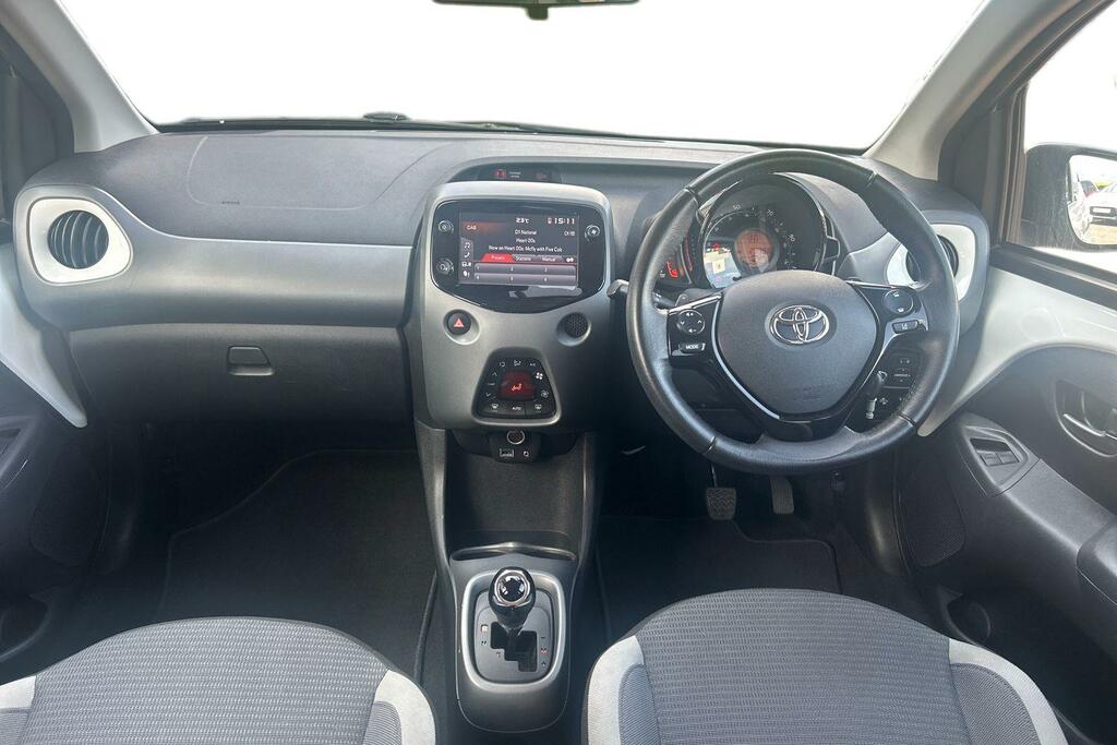 Toyota Aygo 1.0 Vvt-i X-trend X-shift Euro 6 Safety Sense PK21MYW White #6