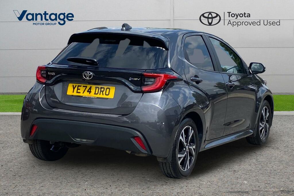 Toyota Yaris 1.5 Vvt-h Design E-cvt Euro 6 Ss YE74DRO Grey #2