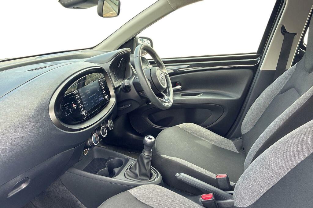 Toyota Aygo X 1.0 Vvt-i Pure Euro 6 Ss YD23HXT Black #5