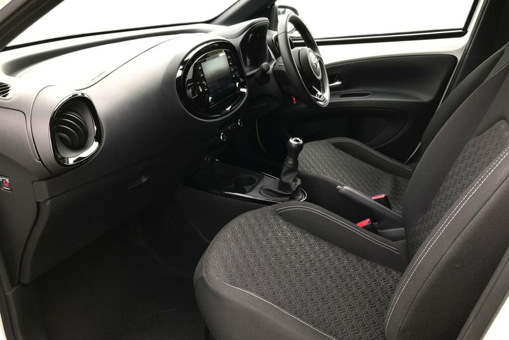 Toyota Aygo X 1.0 Vvt-i Edge Euro 6 Ss White #3