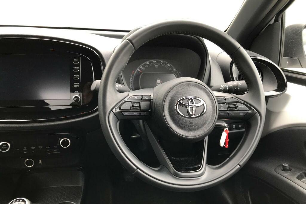 Toyota Aygo X 1.0 Vvt-i Edge Euro 6 Ss White #5
