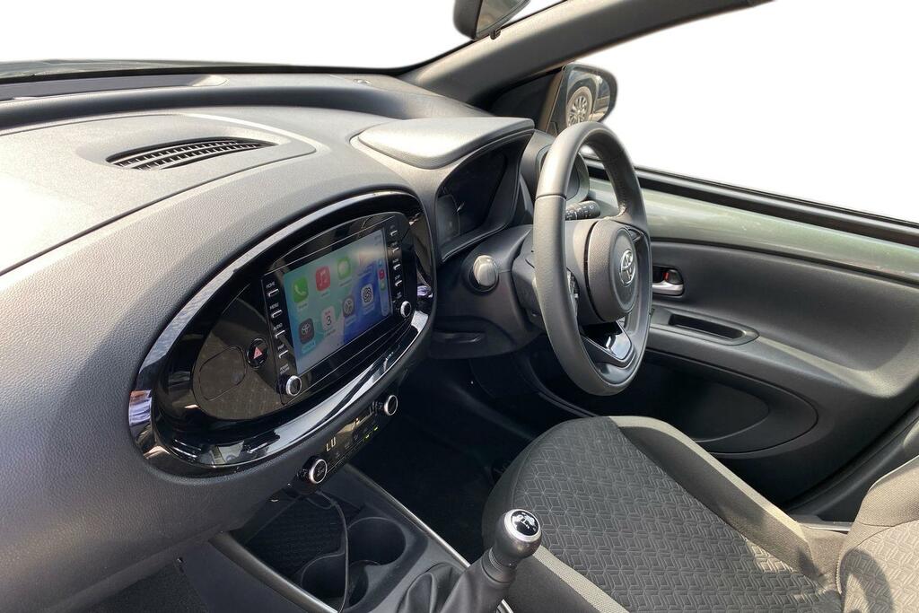 Toyota Aygo X 1.0 Vvt-i Edge Euro 6 Ss YD73UKJ Green #5