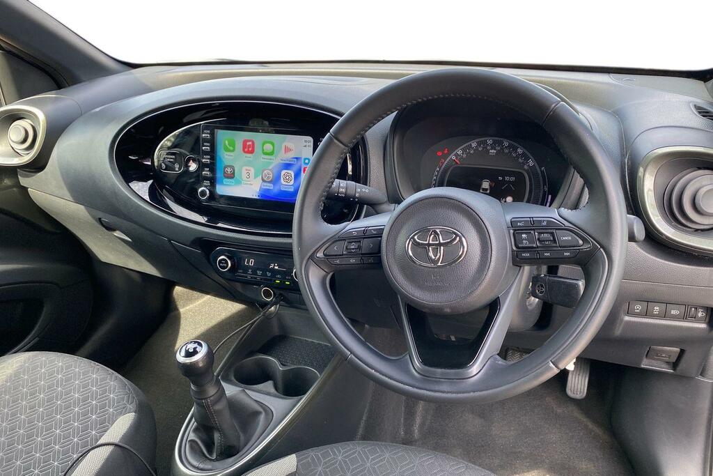 Toyota Aygo X 1.0 Vvt-i Edge Euro 6 Ss YD73UKJ Green #6