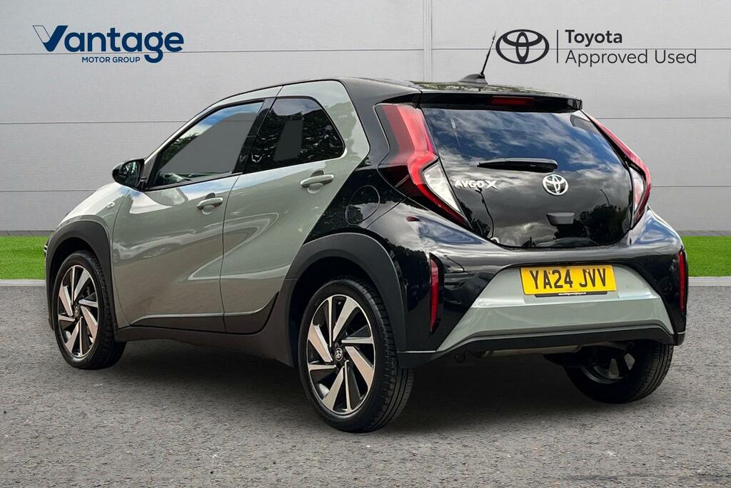 Toyota Aygo X 1.0 Vvt-i Edge Hatchback Euro 6 YA24JVV Green #4