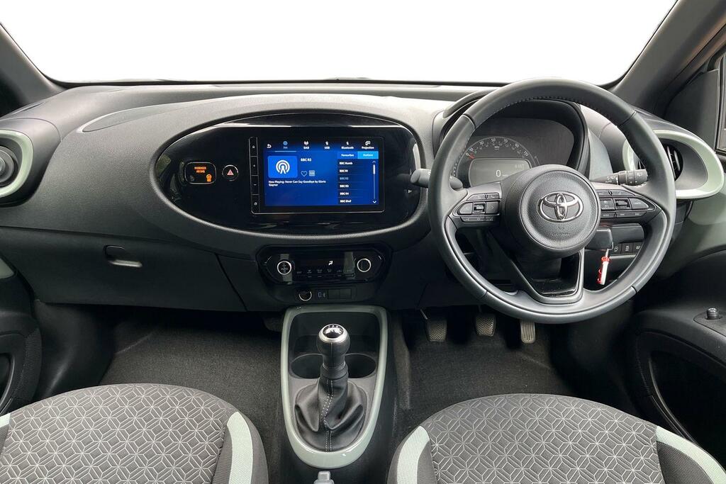 Toyota Aygo X 1.0 Vvt-i Edge Hatchback Euro 6 YA24JVV Green #6