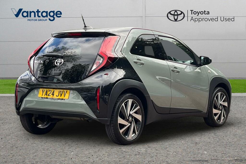 Toyota Aygo X 1.0 Vvt-i Edge Hatchback Euro 6 YA24JVV Green #2