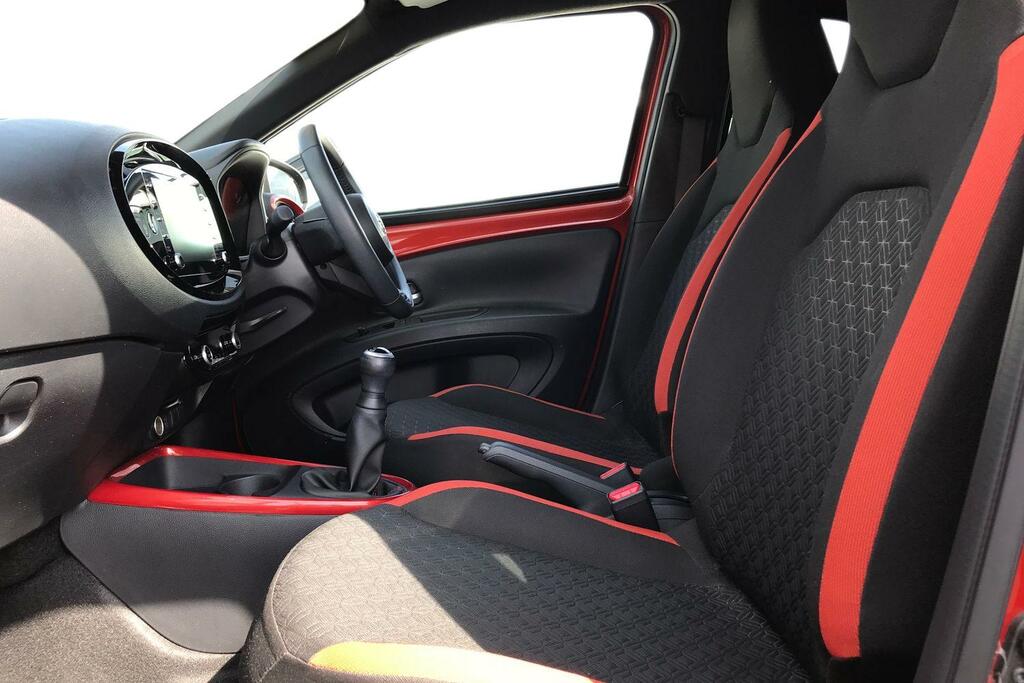 Toyota Aygo X 1.0 Vvt-i Edge Euro 6 Ss WP23VCU Red #5