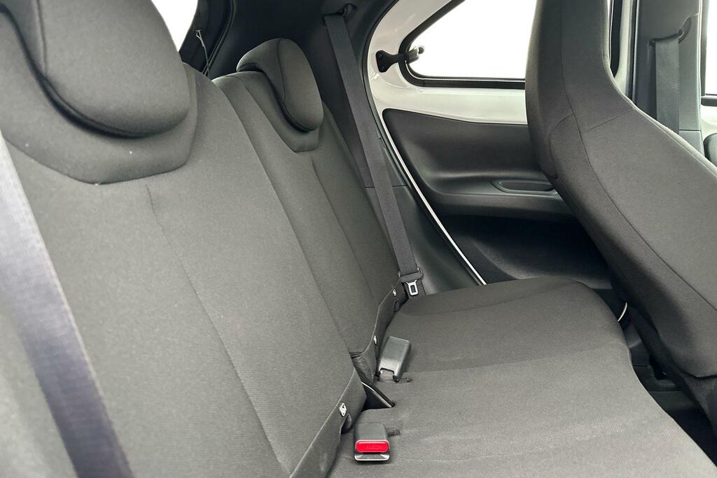Toyota Aygo X Edge Blue #8