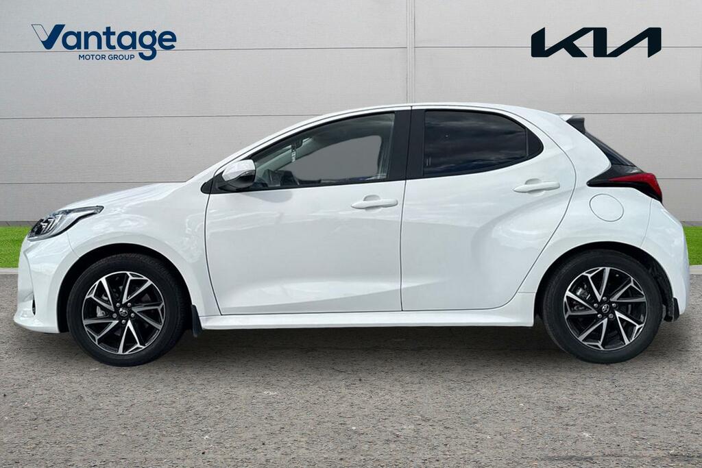 Toyota Yaris Icon White #6