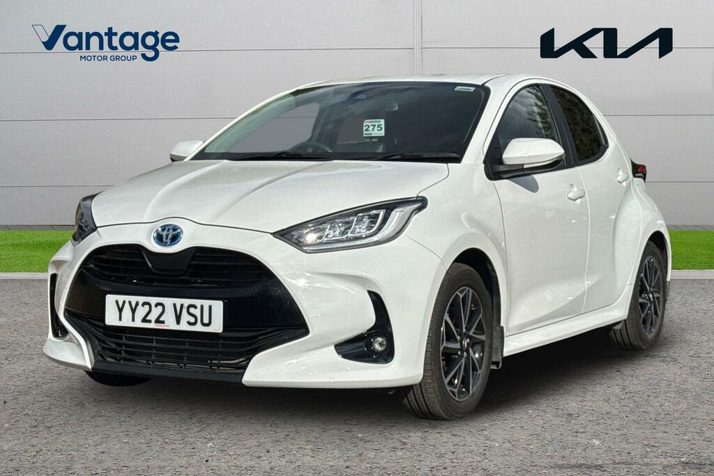 Toyota Yaris Icon White #7