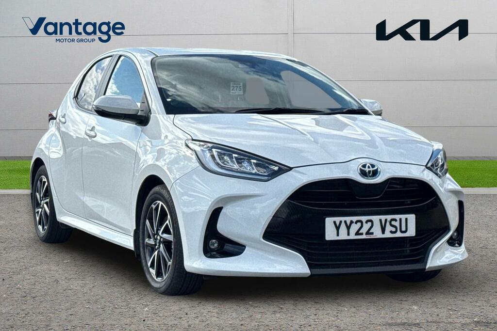 Toyota Yaris Icon White #1