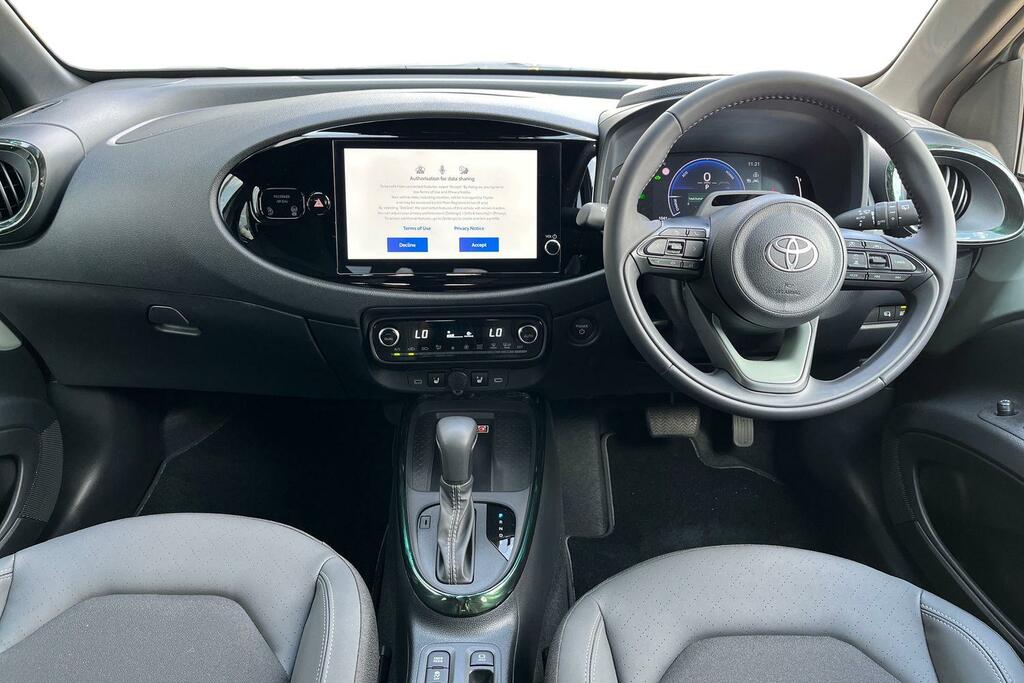Toyota Aygo X 1.5H Excel Cvt Euro 6 Ss Green #6