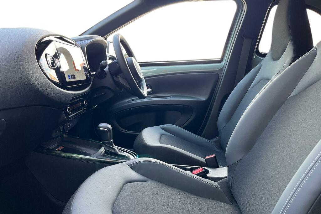 Toyota Aygo X 1.5H Excel Cvt Euro 6 Ss Green #5