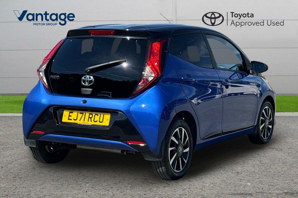 Toyota Aygo 1.0 Vvt-i X-press White #2