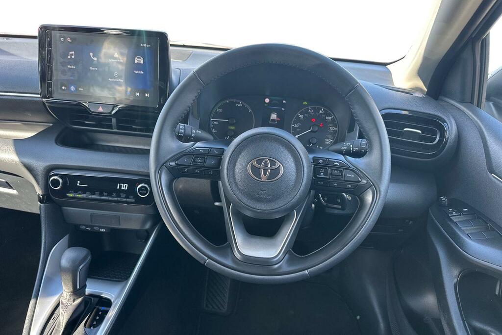 Toyota Yaris Icon Green #7