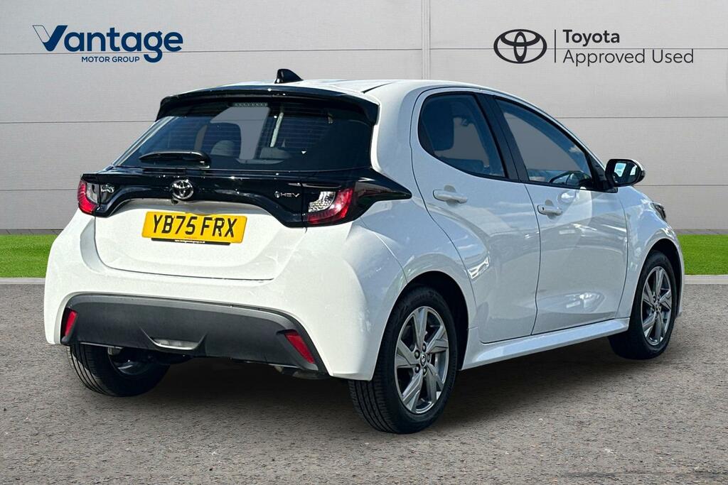 Toyota Yaris 1.5 Vvt-h Icon E-cvt Euro 6 Ss White #2