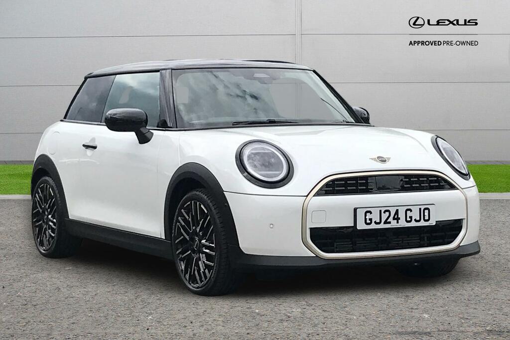 Mini Hatch 1.5C Exclusive Steptronic Euro 6 Ss White