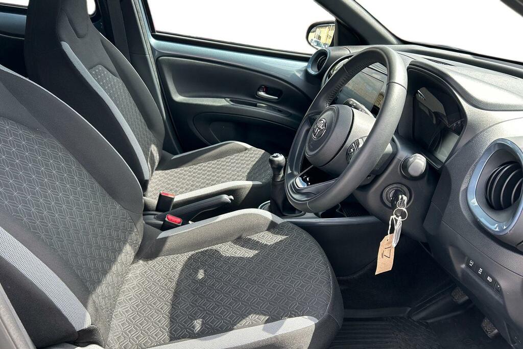 Toyota Aygo X 1.0 Vvt-i Edge White #12