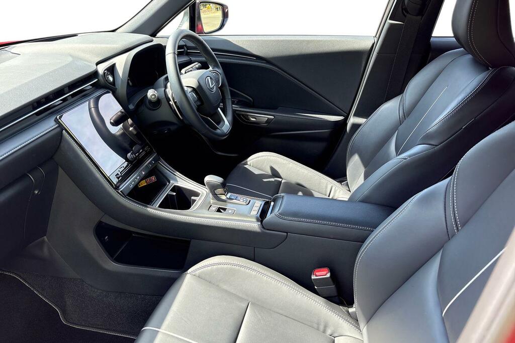 Lexus LBX 1.5 Vvt-ie Takumi E-cvt Euro 6 Ss Red #6