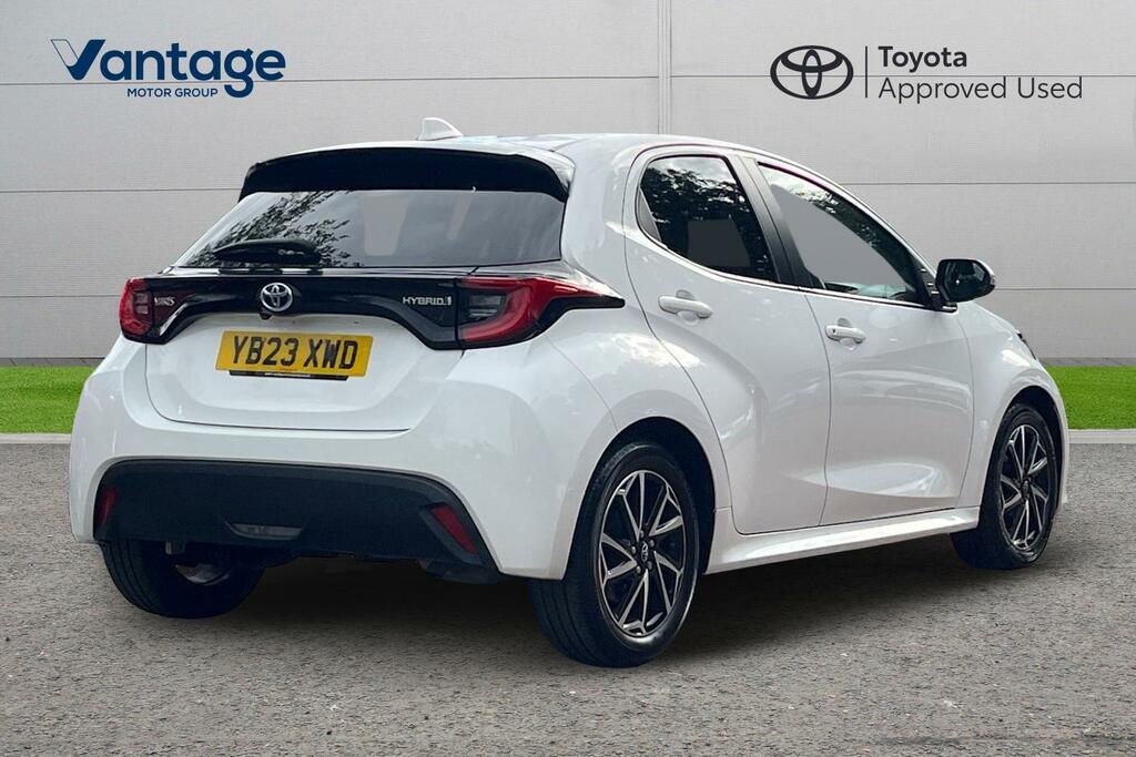 Toyota Yaris 1.5 Vvt-h Design Hatchback Hybrid E-cvt White #2