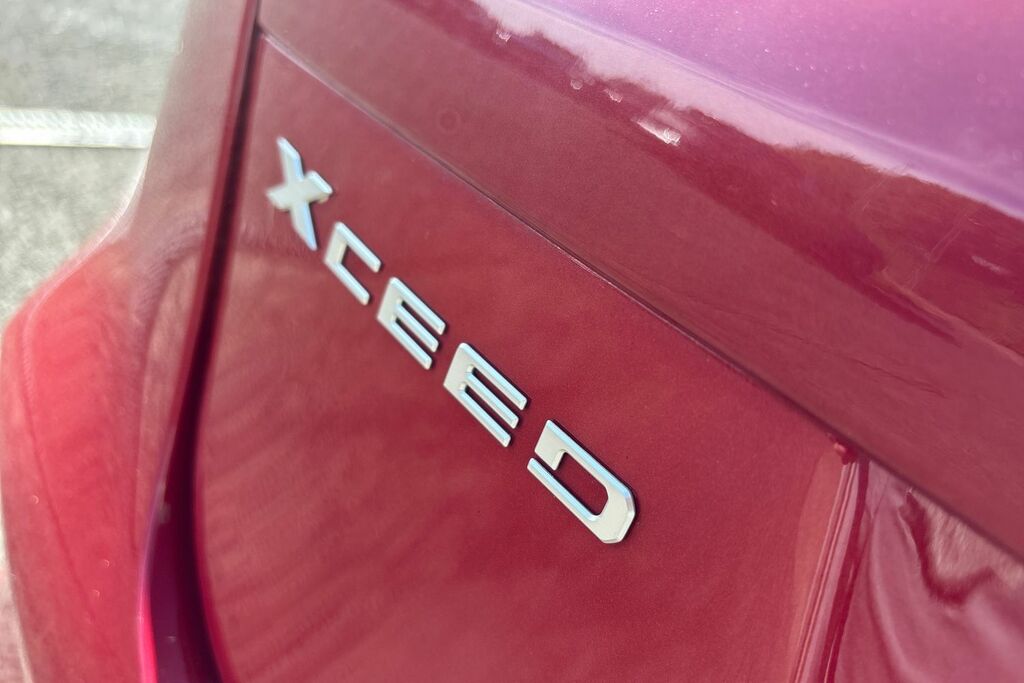 Kia Xceed 1.6 Gdi 8.9Kwh 3 Suv Plug-in Hybrid Dct White #39