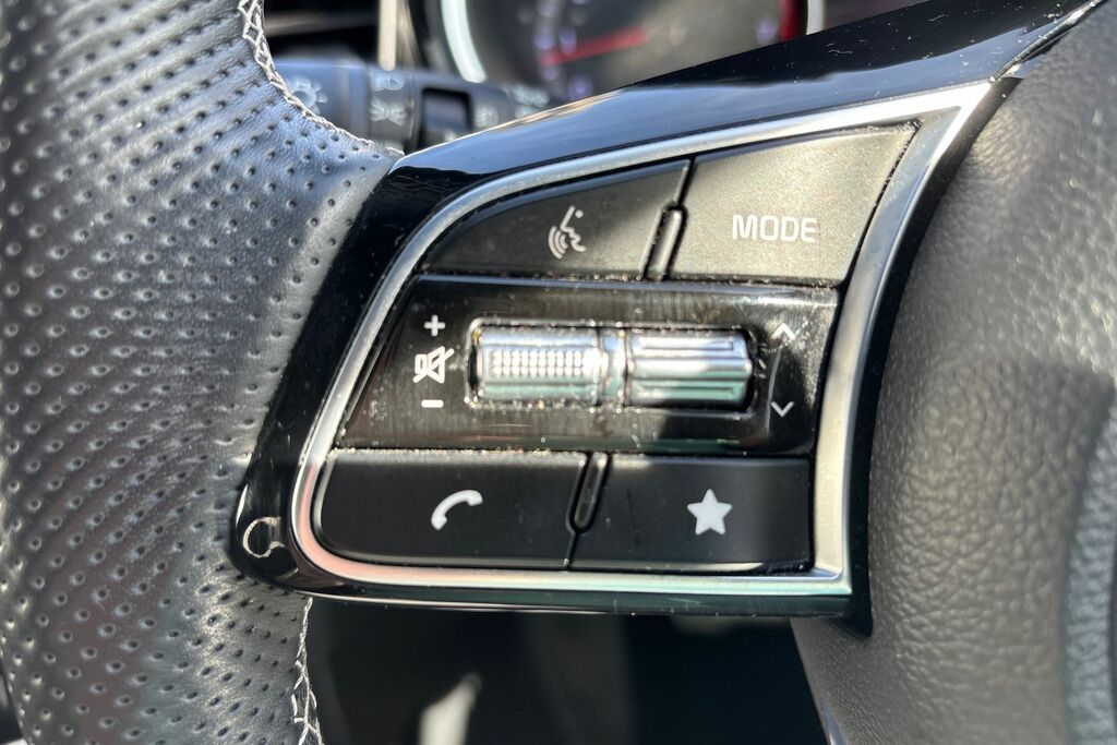 Kia Xceed 1.6 Gdi 8.9Kwh 3 Suv Plug-in Hybrid Dct White #21
