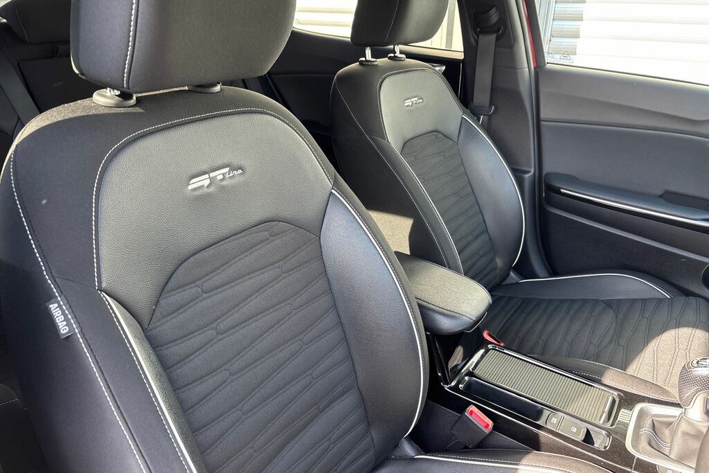 Kia Xceed 1.6 Gdi 8.9Kwh 3 Suv Plug-in Hybrid Dct White #36