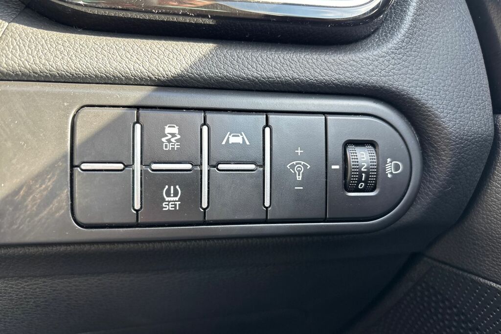 Kia Xceed 1.6 Gdi 8.9Kwh 3 Suv Plug-in Hybrid Dct White #33