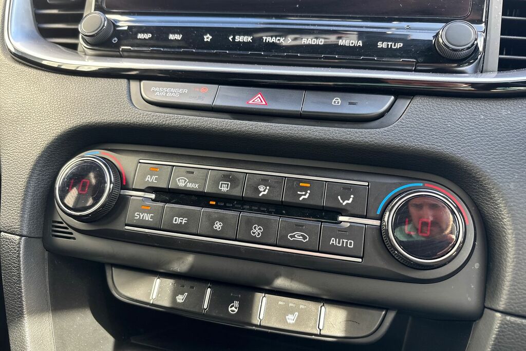 Kia Xceed 1.6 Gdi 8.9Kwh 3 Suv Plug-in Hybrid Dct White #15