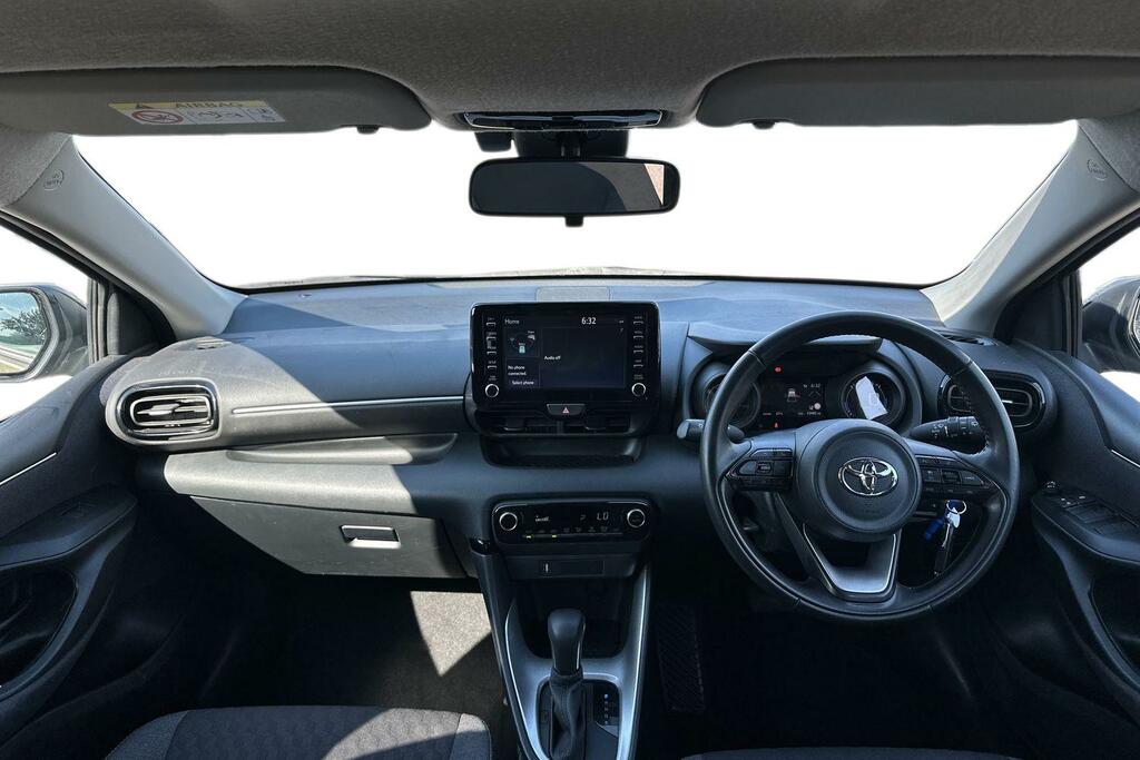 Toyota Yaris 1.5 Vvt-h Icon E-cvt Euro 6 Ss White #6