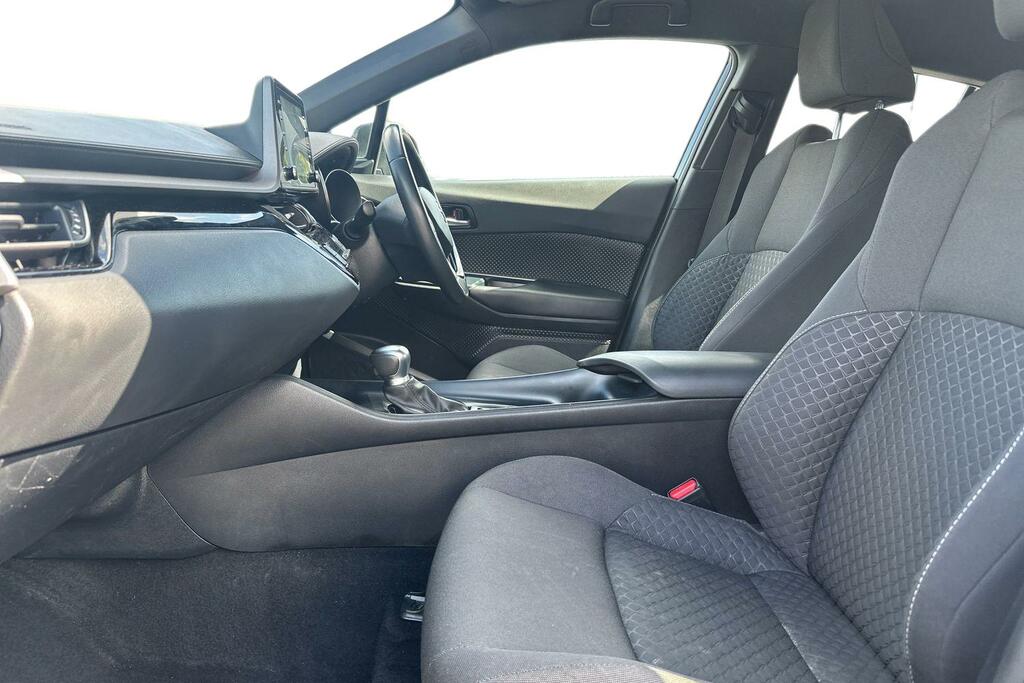 Toyota C-Hr 1.8 Vvt-h Icon Cvt Euro 6 Ss Black #5