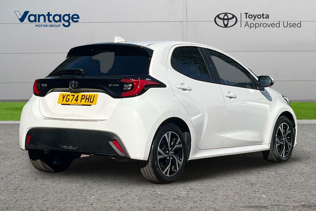 Toyota Yaris 1.5 Vvt-h Design Hatchback Hybrid E-cvt White #2