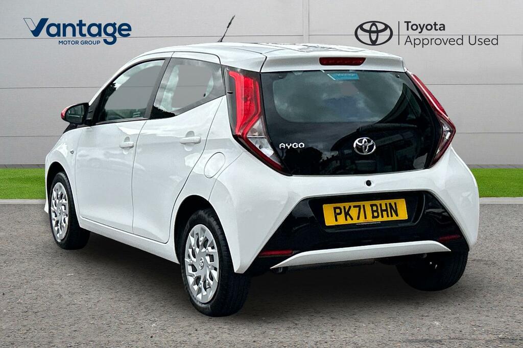 Toyota Aygo 1.0 Vvt-i X-play Euro 6 Ss White #4